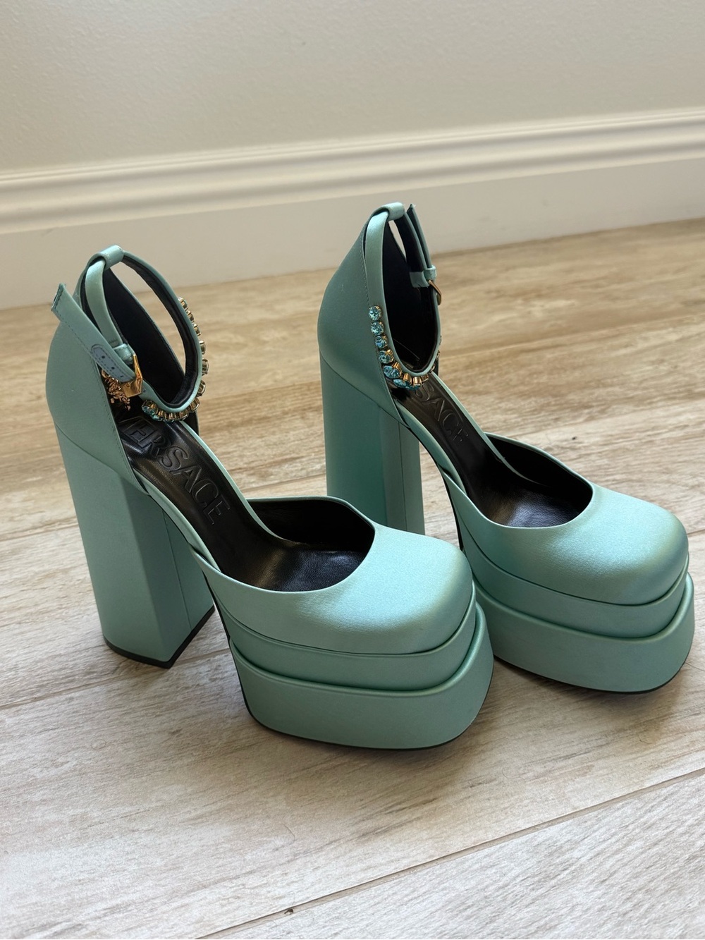 Versace Aevitas Medusa Satin Mint Platform Ankle-Strap Pumps Size 39.5
